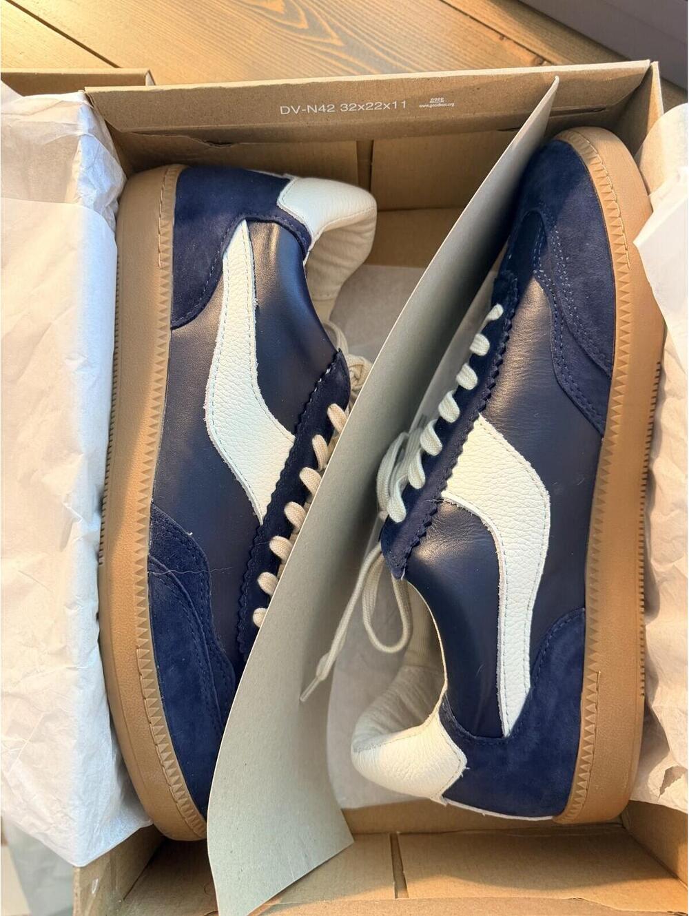 Dolce Vita Women's Lace Up Notice Sneakers Navy Suede Size US 11 *NEW IN BOX*